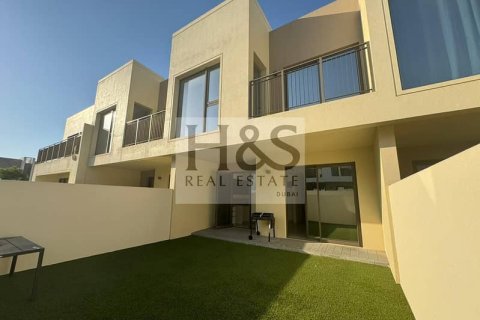 Townhouse de 3 dormitorios en Dubai South (Dubai World Central), UAE No. 112714