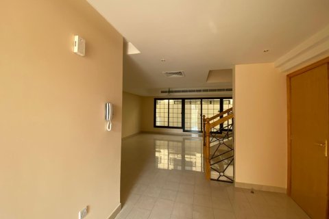 3 bedrooms Townhouse in Mirdif Villas, UAE No. 208825