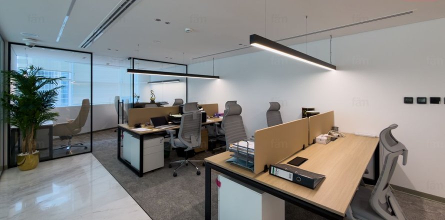 768.9m² Office in Dubai, UAE No. 186408