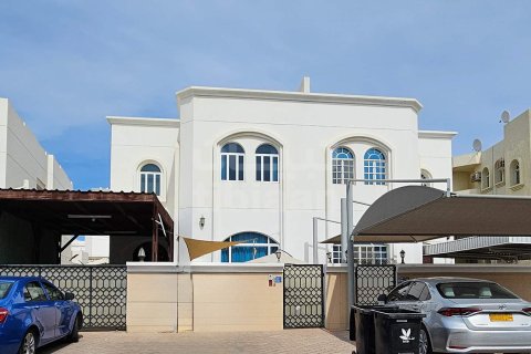4 bedrooms Twin Villa in Muscat, Oman No. 53621