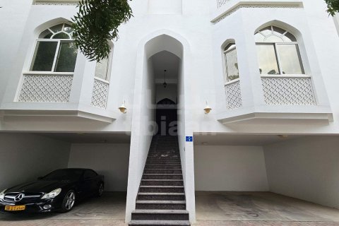 4 bedrooms Townhouse in Muscat, Oman No. 53584
