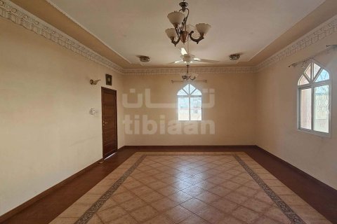 7 bedrooms Villa in As Sib, Oman No. 53619 4