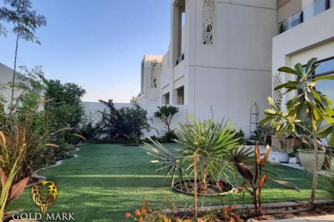 4 bedrooms Villa in Reem, UAE No. 33170