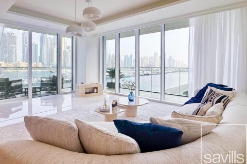 Appartement de 3 chambres à EMAAR Beachfront, UAE No. 194482
