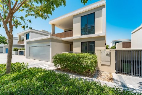 Villa de 4 chambres à Dubai Sports City, UAE No. 187001