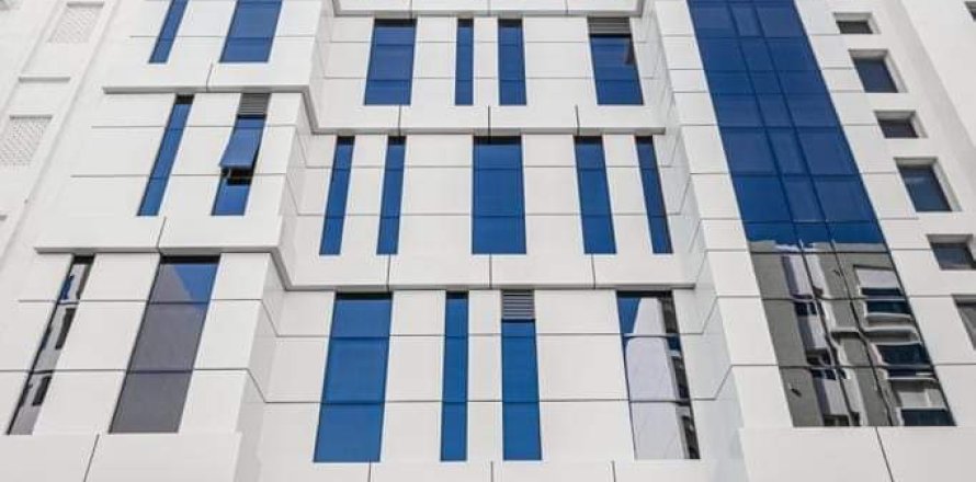 Commercial property de en Muscat, Oman No. 54597