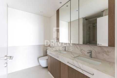 Appartement de 3 chambres à EMAAR Beachfront, UAE No. 192260 14