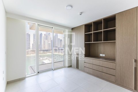 Appartement de 3 chambres à EMAAR Beachfront, UAE No. 192260 12