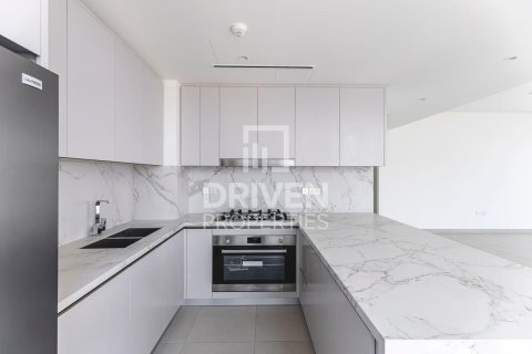 Appartement de 3 chambres à EMAAR Beachfront, UAE No. 192260 4