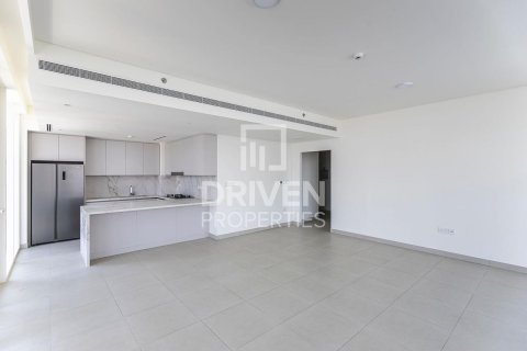 Appartement de 3 chambres à EMAAR Beachfront, UAE No. 192260 6