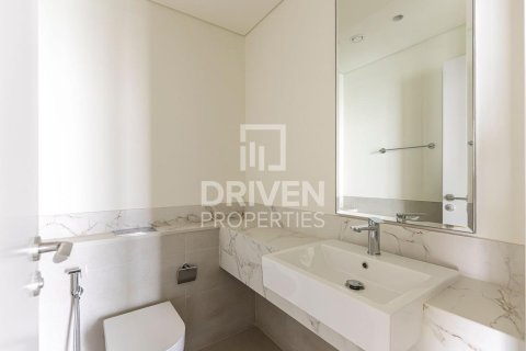 Appartement de 3 chambres à EMAAR Beachfront, UAE No. 192260 9