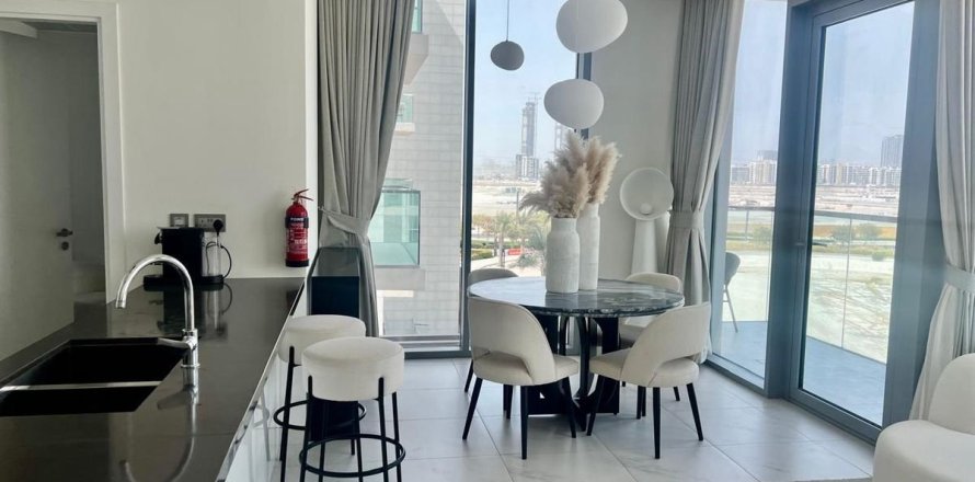 2 bedrooms Apartment in Dubai, UAE No. 166446