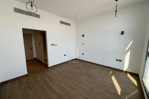 5 bedrooms Villa in Abu Dhabi, UAE No. 22737 23