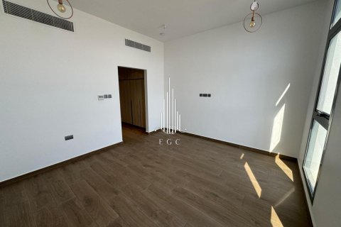 5 bedrooms Villa in Abu Dhabi, UAE No. 22737 27