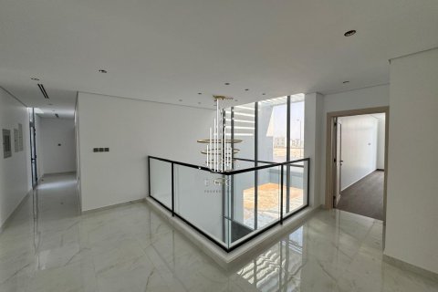 5 bedrooms Villa in Abu Dhabi, UAE No. 22737 28