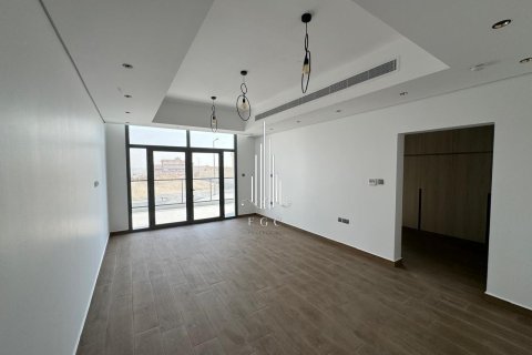 5 bedrooms Villa in Abu Dhabi, UAE No. 22737 20