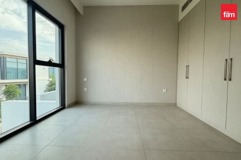 Villa de 3 dormitorios en Dubai, UAE No. 186008