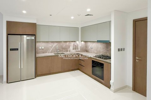 Appartement de 2 chambres à EMAAR Beachfront, UAE No. 129870 5