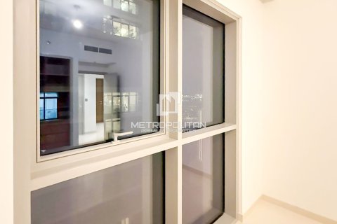 Appartement de 2 chambres à EMAAR Beachfront, UAE No. 129870 7