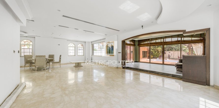 Villa de 4 dormitorios en Jumeirah Park, UAE No. 128712