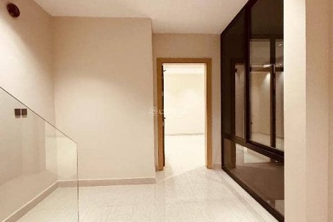 Villa de 4 chambres à Riyadh, Saudi Arabia No. 60055 8