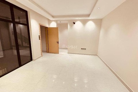 Villa de 4 chambres à Riyadh, Saudi Arabia No. 60055 12