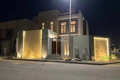 Villa de 4 dormitorios en Khobar, Saudi Arabia No. 60690 3