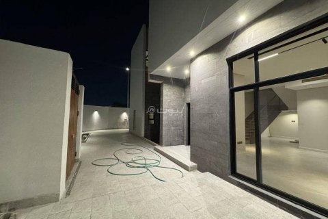 Villa de 4 dormitorios en Khobar, Saudi Arabia No. 60690 5