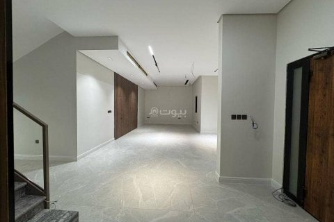 Villa de 4 dormitorios en Khobar, Saudi Arabia No. 60690 11