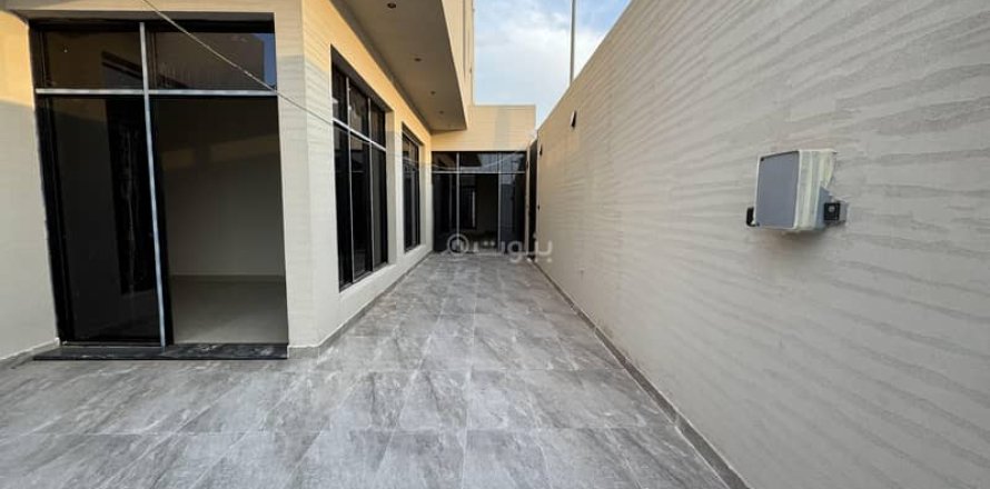 7 bedrooms Villa in Riyadh, Saudi Arabia No. 60689