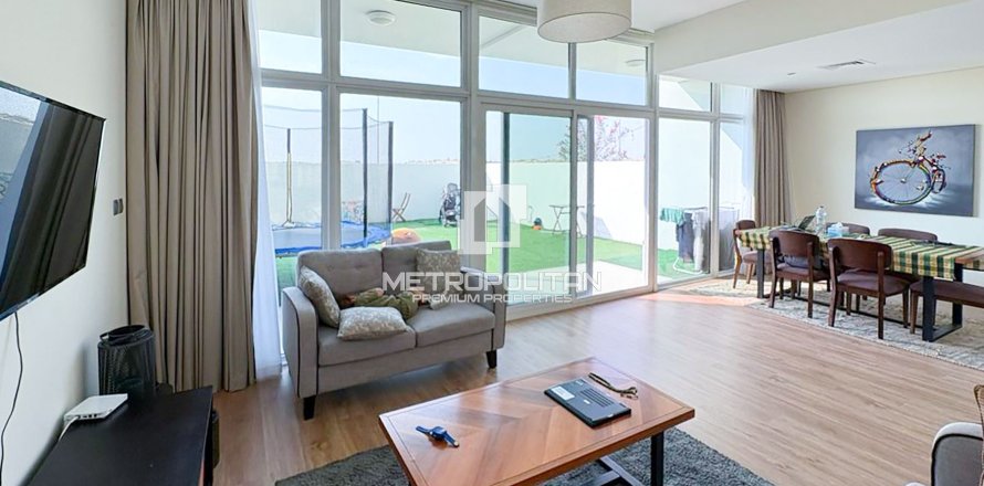 Таунхаус с 3 спальнями в DAMAC Hills (Akoya by DAMAC), ОАЭ №130295