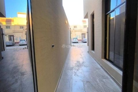Villa de 9 dormitorios en Riyadh, Saudi Arabia No. 60554 12