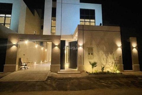6 bedrooms Villa in Riyadh, Saudi Arabia No. 60552