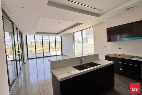 7 bedrooms Villa in Dubai, UAE No. 166044