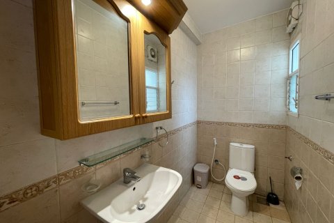 Villa Jumelée de 4 chambres à Muscat, Oman No. 109222 13