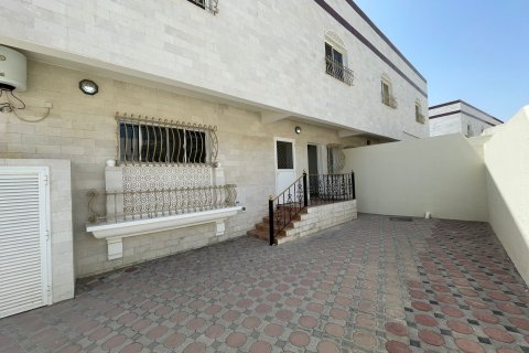 Villa Jumelée de 4 chambres à Muscat, Oman No. 109222 16