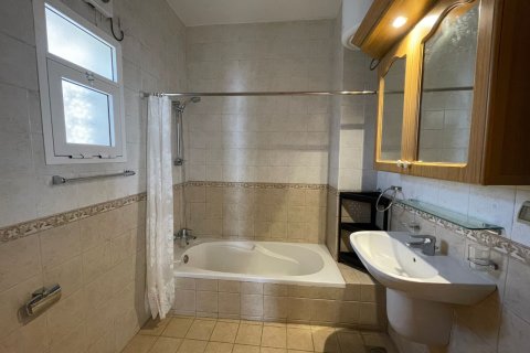 Villa Jumelée de 4 chambres à Muscat, Oman No. 109222 14