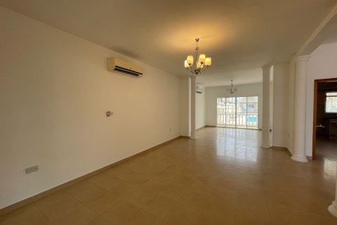 Townhouse de 3 dormitorios en Muscat, Oman No. 109223 9