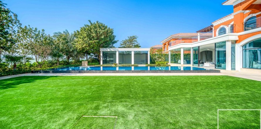 7 bedrooms Villa in The Crescent, UAE No. 193921