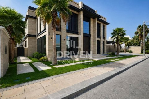 6 bedrooms Villa in Palm Jumeirah, UAE No. 206866