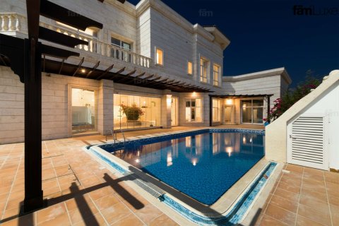 5 bedrooms Villa in Al Barsha, UAE No. 163100