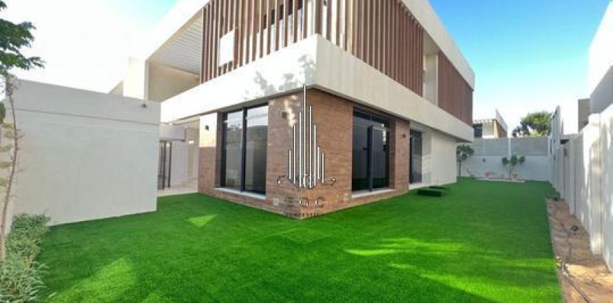 5 bedrooms Villa on the Yas Island, UAE No. 35492