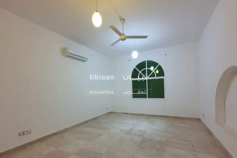 2 bedrooms Apartment in Al Khuwair, Oman No. 53901