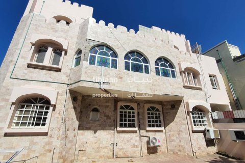 3 bedrooms Apartment in Muscat, Oman No. 53899