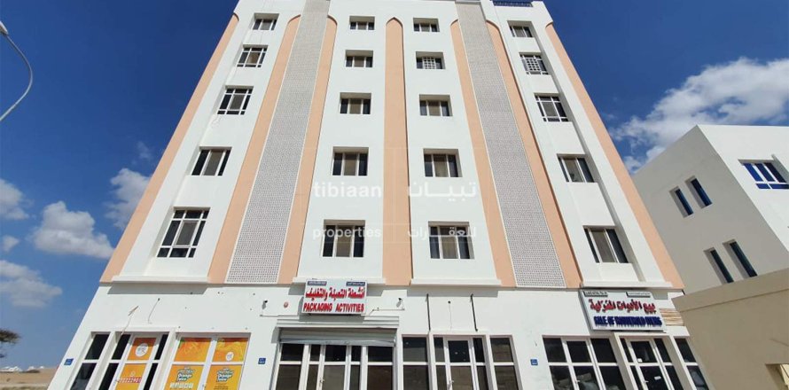 Apartment de 2 dormitorios en As Sib, Oman No. 53900