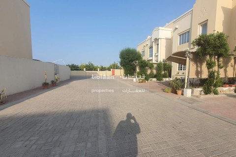 Townhouse de 4 dormitorios en As Sib, Oman No. 53763 3