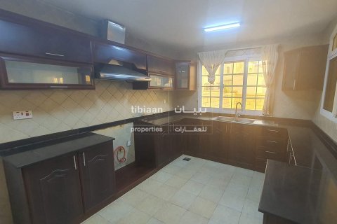 Townhouse de 4 dormitorios en As Sib, Oman No. 53763 15