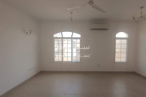 Townhouse de 4 dormitorios en As Sib, Oman No. 53763 10