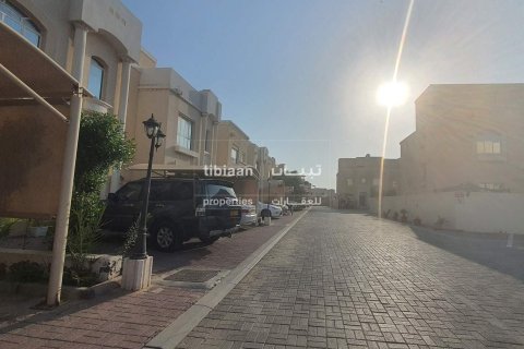Townhouse de 4 dormitorios en As Sib, Oman No. 53763 4