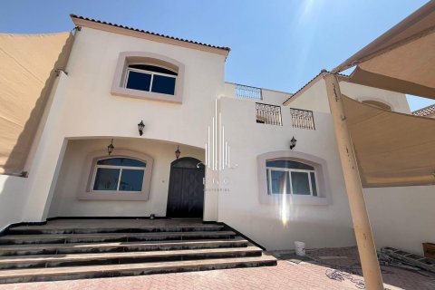 5 bedrooms Villa in Shakhbout City, UAE No. 42539